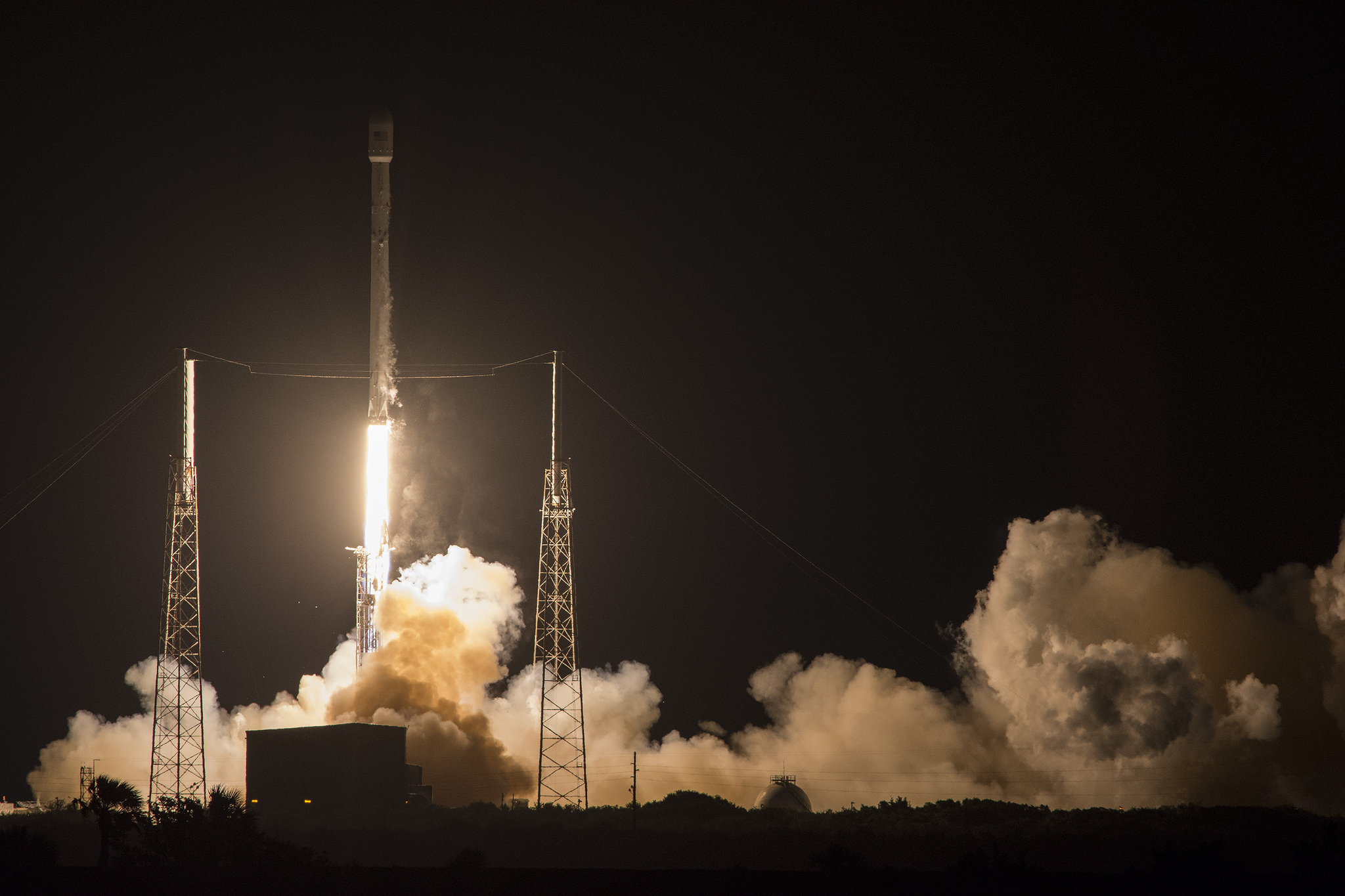 SpaceX Launches JCSat-14 And Sticks Another Water Landing - SpaceNews.com