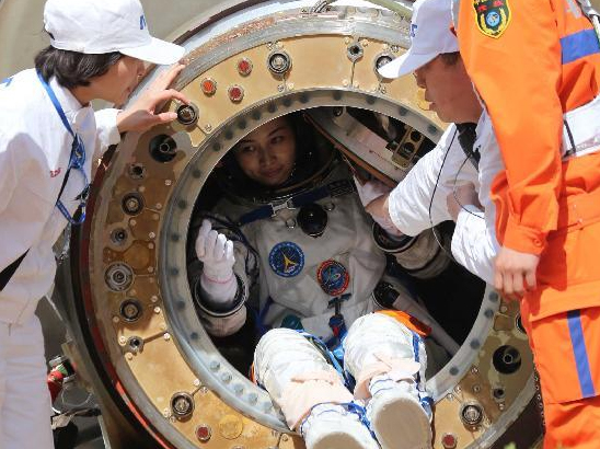 Shenzhou 10 capsule landing