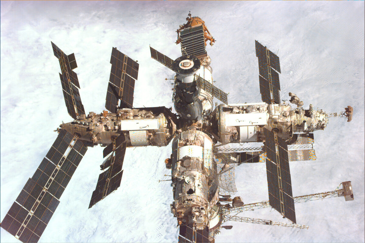 Mir from STS-89