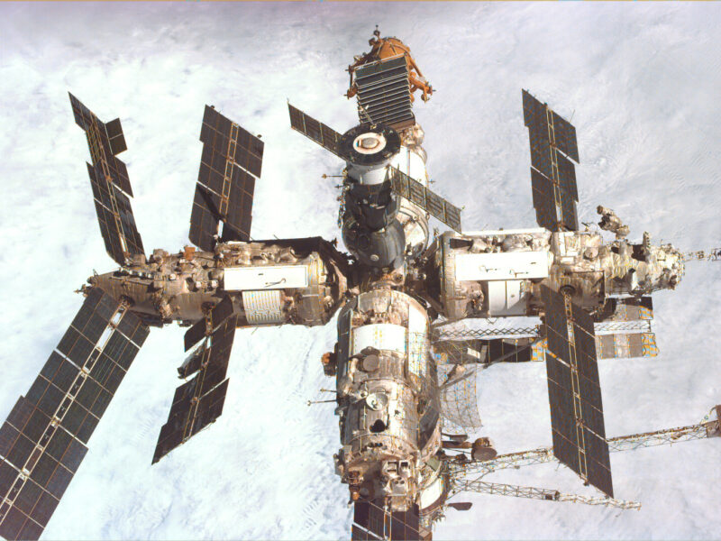 Mir from STS-89