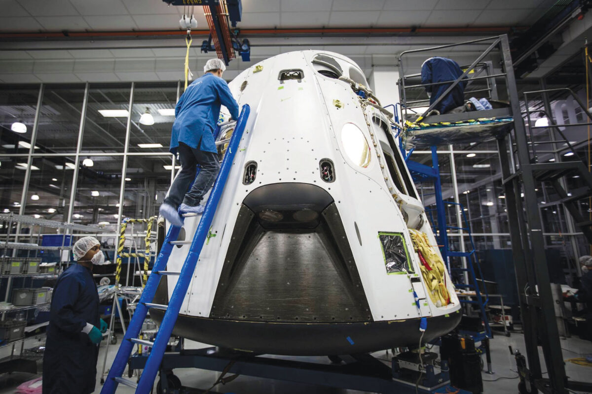 Pad abort vehicle for SpaceX's Dragon Version 2