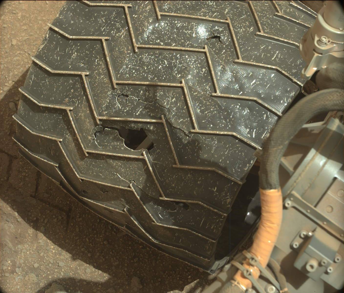 Acht opwinding mild Mars Rover Curiosity Dealing with Wheel Damage