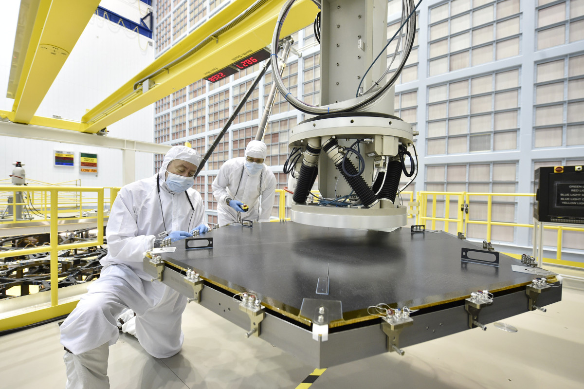 NASA Begins Installation of JWST Primary Mirror