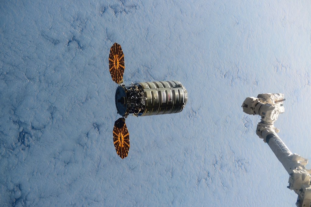 Cygnus arrival at ISS
