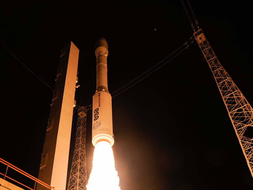 Светящаяся ракета. Световая ракета. Света ракета фото. Vega Launch. Осветительная ракет картинки.