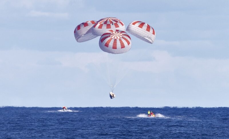 Crew Dragon parachutes