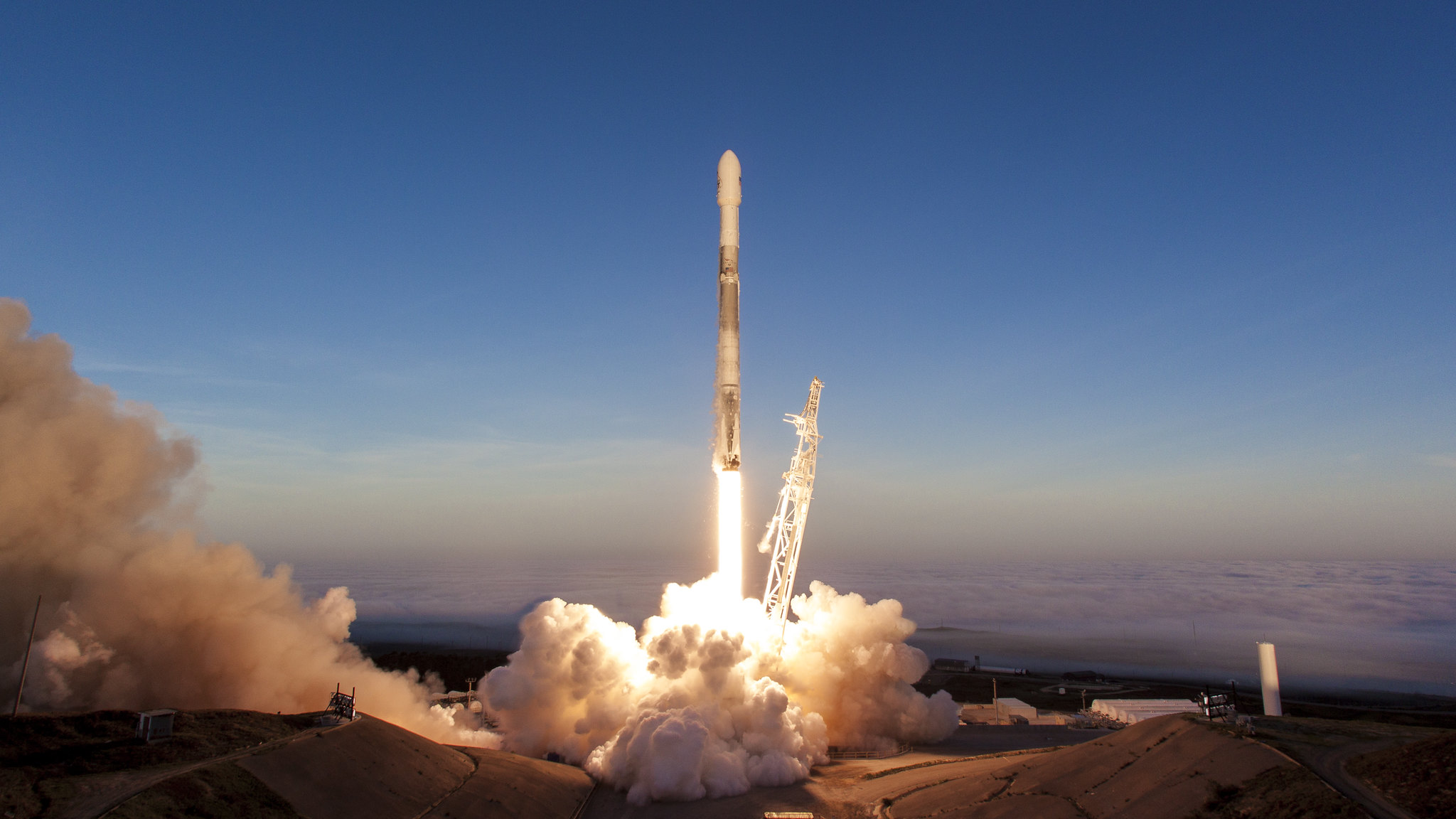 SpaceX to launch Intelsat-40e satellite - SpaceNews