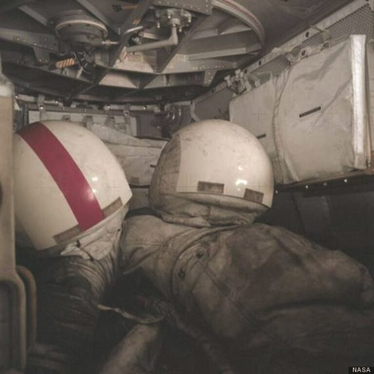 [Image: PHOTO-4-APOLLO-17-SUITS-WITH-DUST-768x769.jpg]