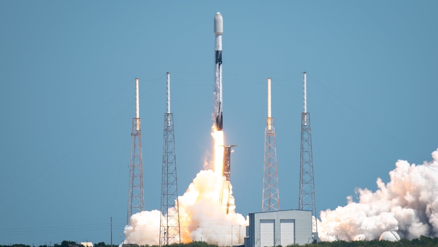 SpaceX lancia un altro gruppo di satelliti Starlink mentre si avvicina alla copertura globale