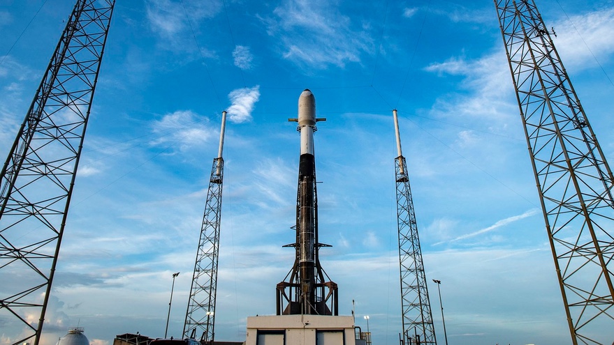 falcon 9 launch tower