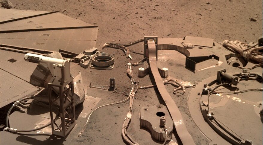 InSight, dust covered solar panel