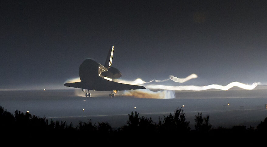 space shuttles human flight