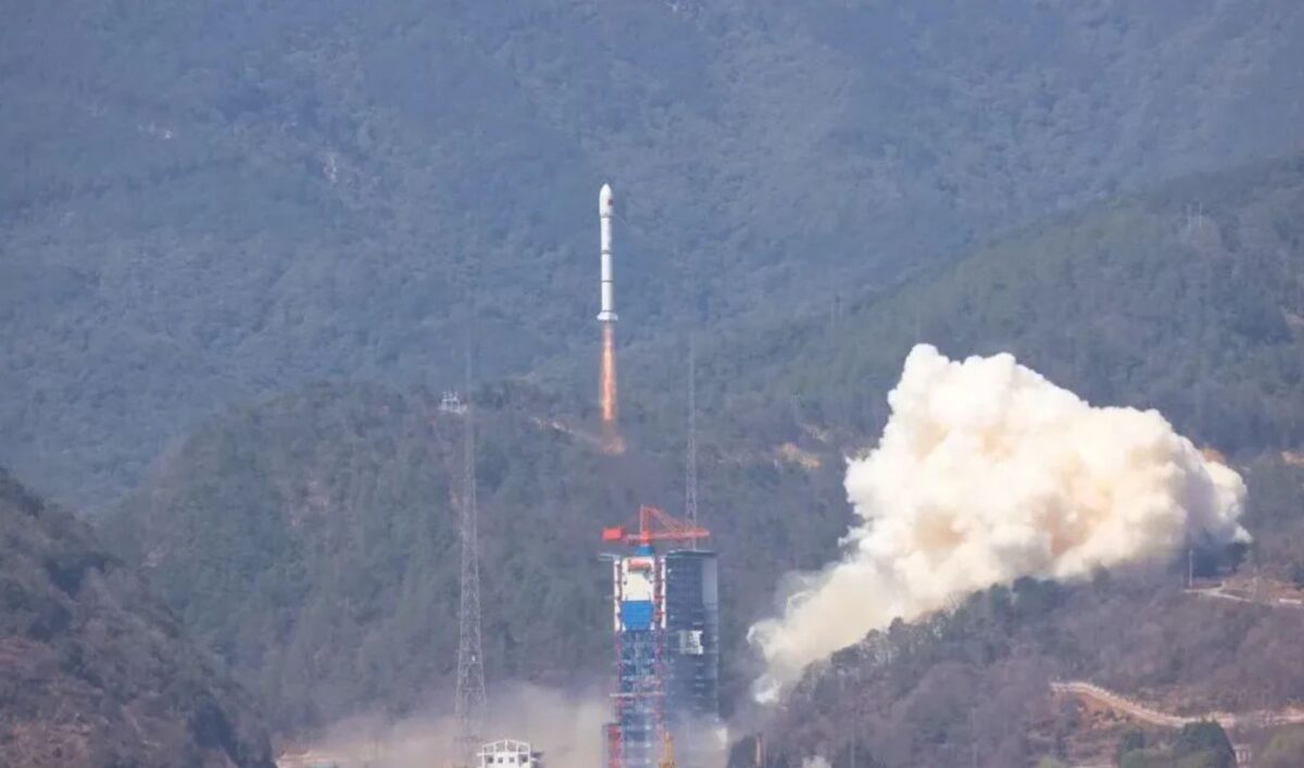 Liftoff of a Long March 2C rocket from Xichang on March 5, 2022, carrying seven satellites.