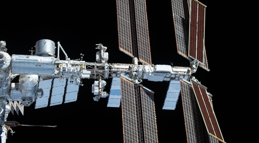iROSA arrays on ISS