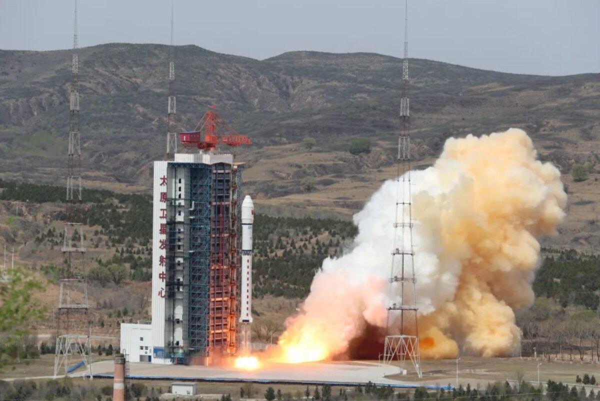 A Long March 2D hypergolic rokcet lifts off from Taiyuan at 0238 UTC May 5 carrying eight Jilin-1 satellites.