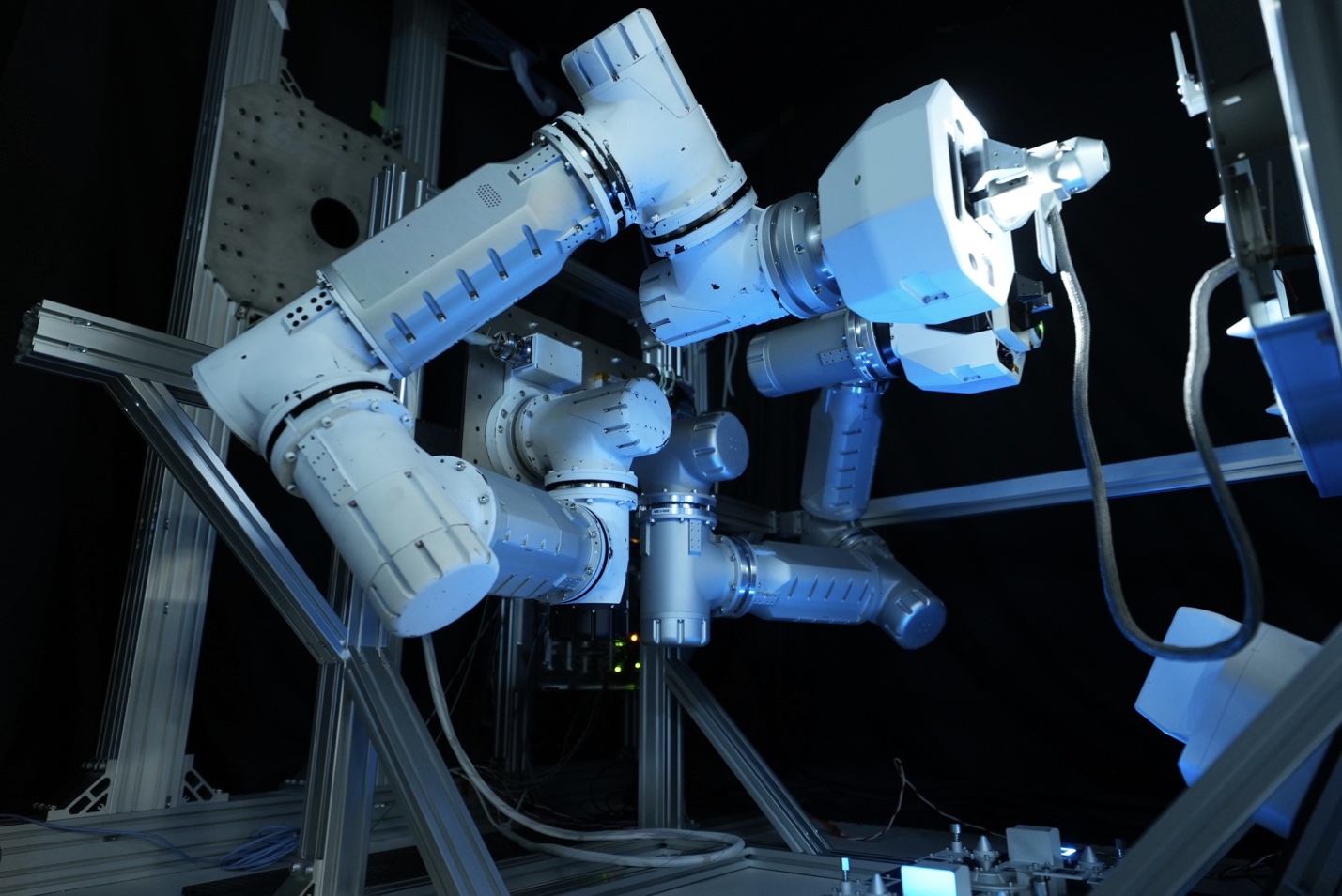 2023年にISSでロボットアームをデモする日本のスタートアップ