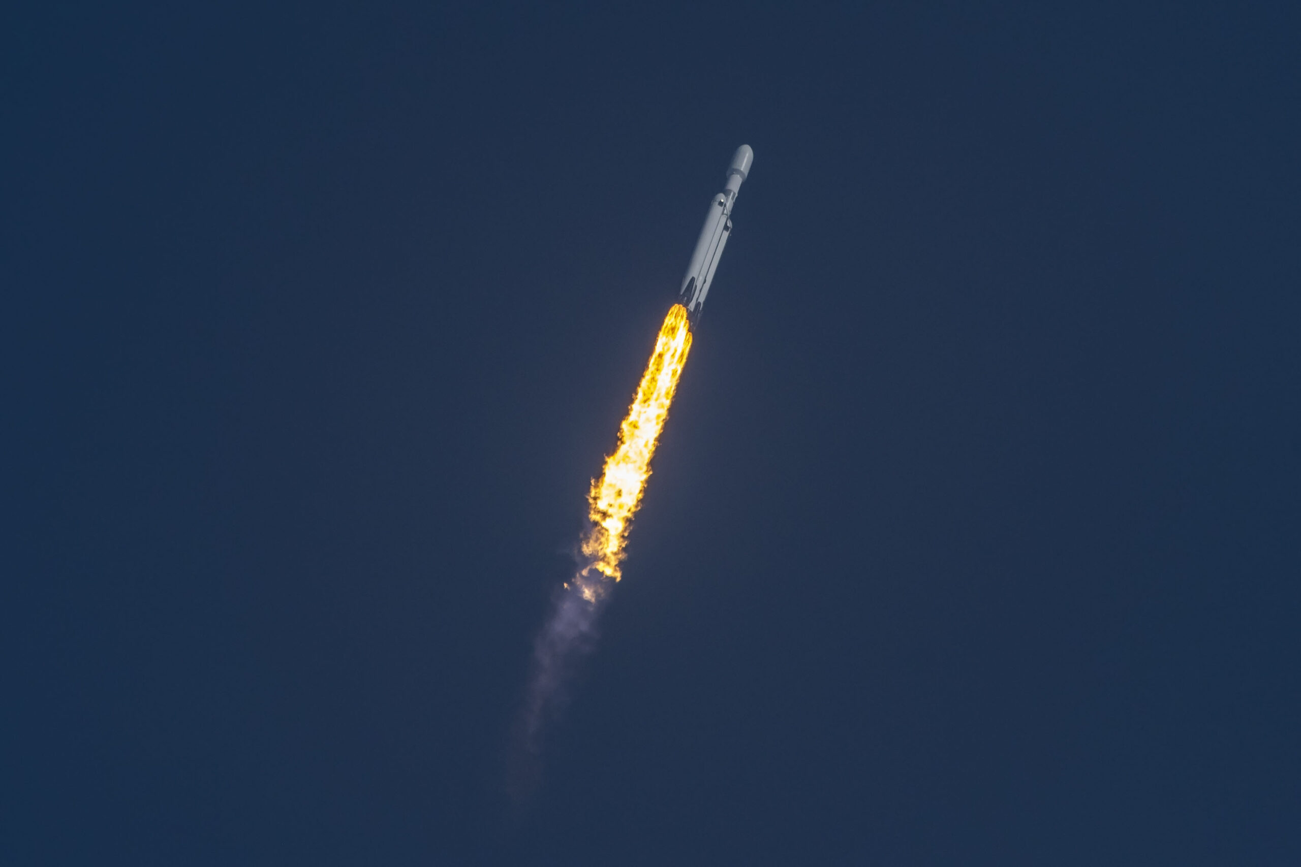 SpaceX Falcon Heavy launches first . national security mission -  SpaceNews