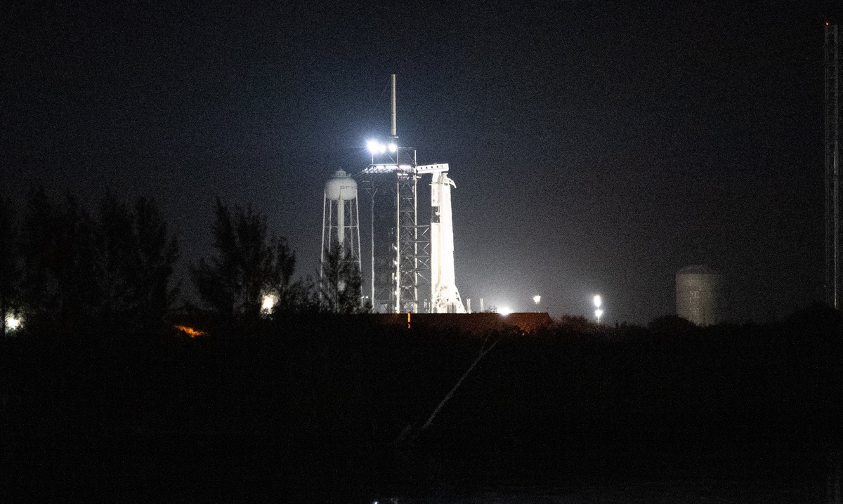 Falcon 9 on pad for Crew-6 launch