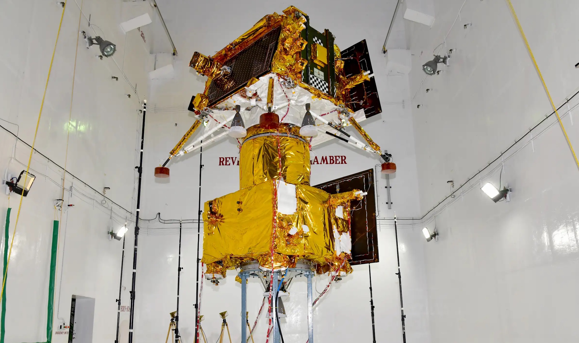 Индия връща задвижващата установка Chandrayaan-3 в околоземна орбита
