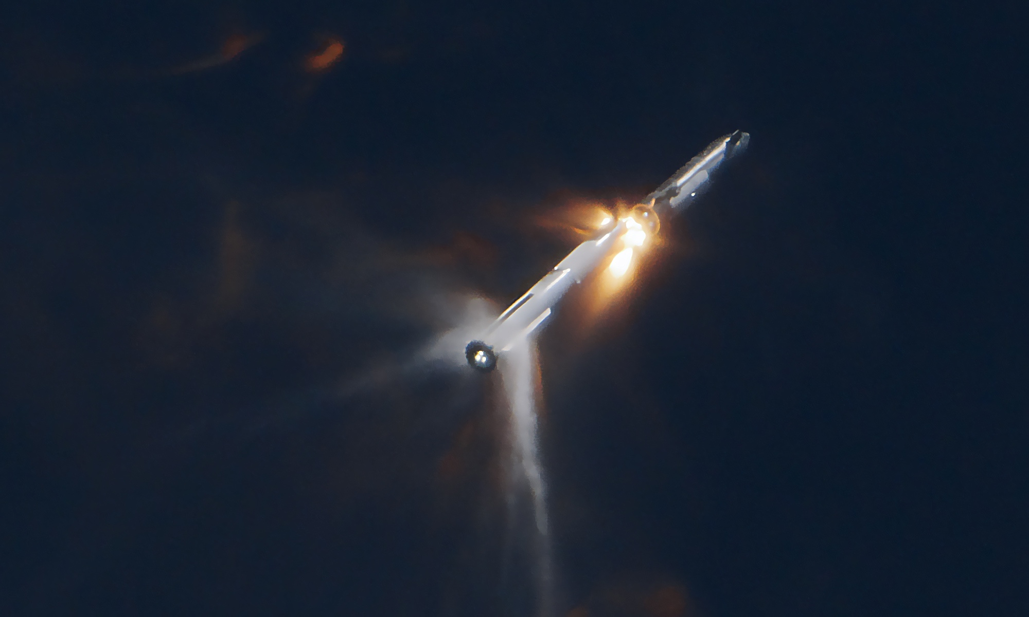 تقول شركة SpaceX إن تنفيس الوقود الدافع تسبب في فقدان المركبة الفضائية الثانية