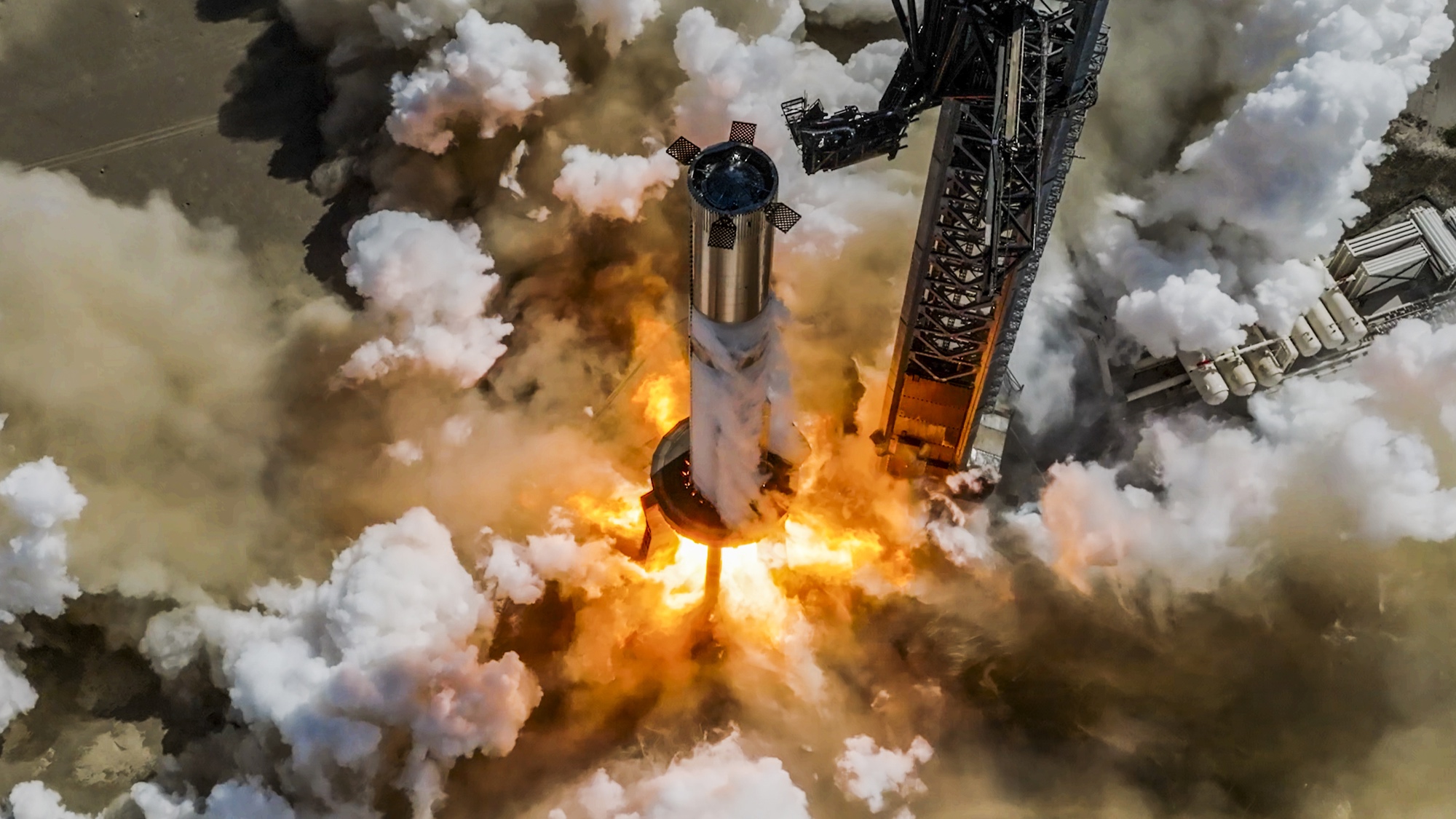 Musk présente son intention d'augmenter la cadence de lancement et les performances du vaisseau spatial