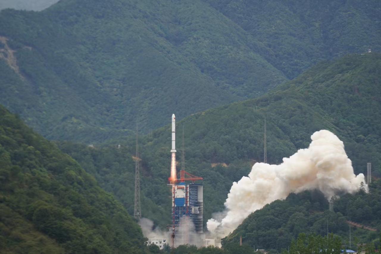 La Chine lance un satellite d’astrophysique sino-français et des débris tombent sur une zone peuplée