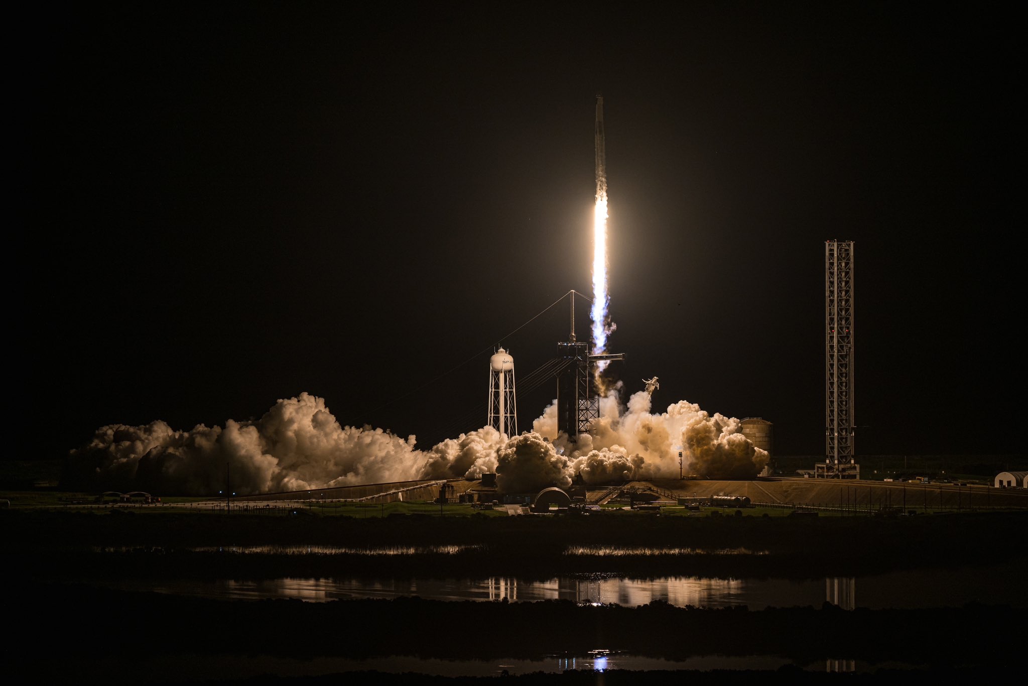 Crew Dragon launches on Polaris Dawn private astronaut mission